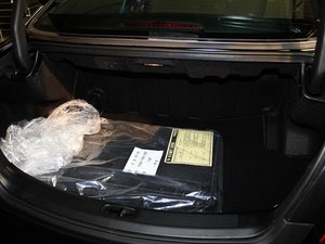 2012款3.6L 加长版 行李厢空间