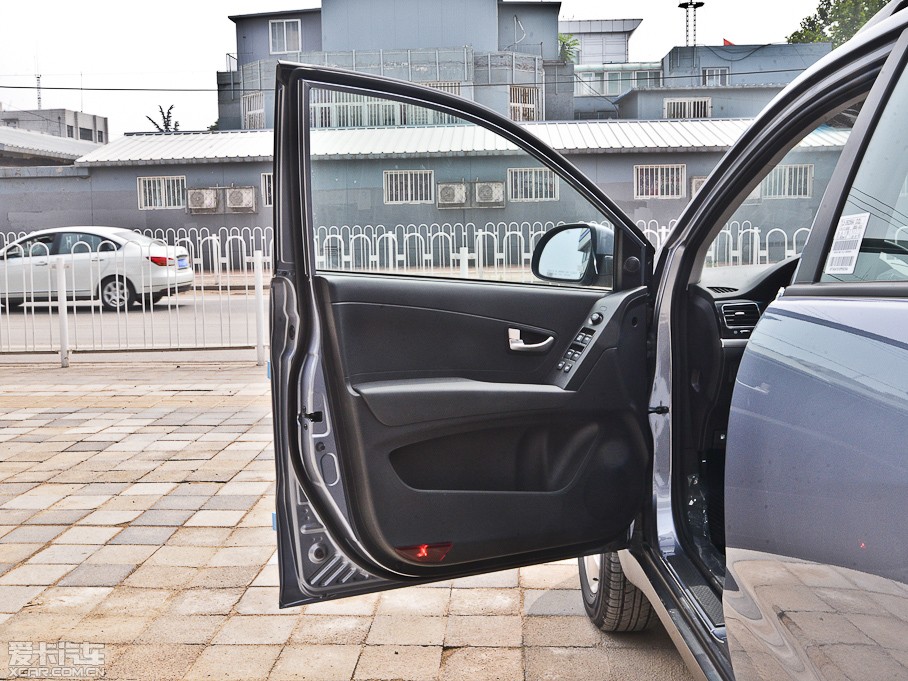 2013m 2.0L (q)Ԅ(dng)Ӣ