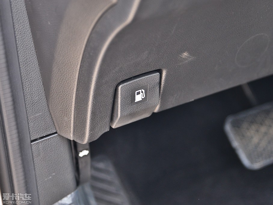 2013m 2.0L (q)Ԅ(dng)Ӣ