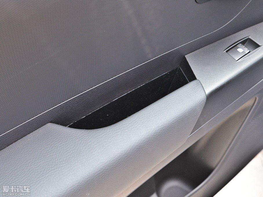 2013m 2.0L (q)Ԅ(dng)Ӣ