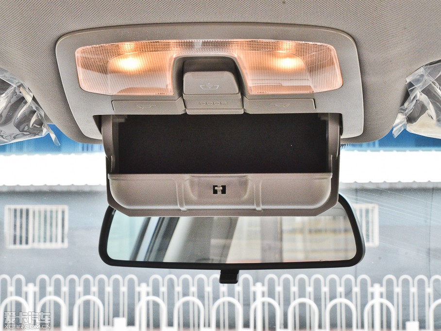 2013m 2.0L (q)Ԅ(dng)Ӣ