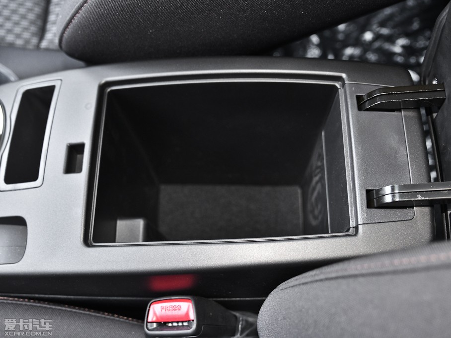 2014m 2.0L (q)Ԅ(dng)Ӣ(do)