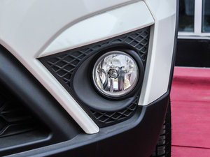 2014款2.0L 两驱手动舒适导航版 前雾灯