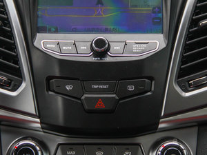 2014款2.0L 自动两驱典藏版 中控区