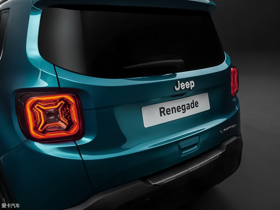 2019�����ɂb(����) Mopar Accessories