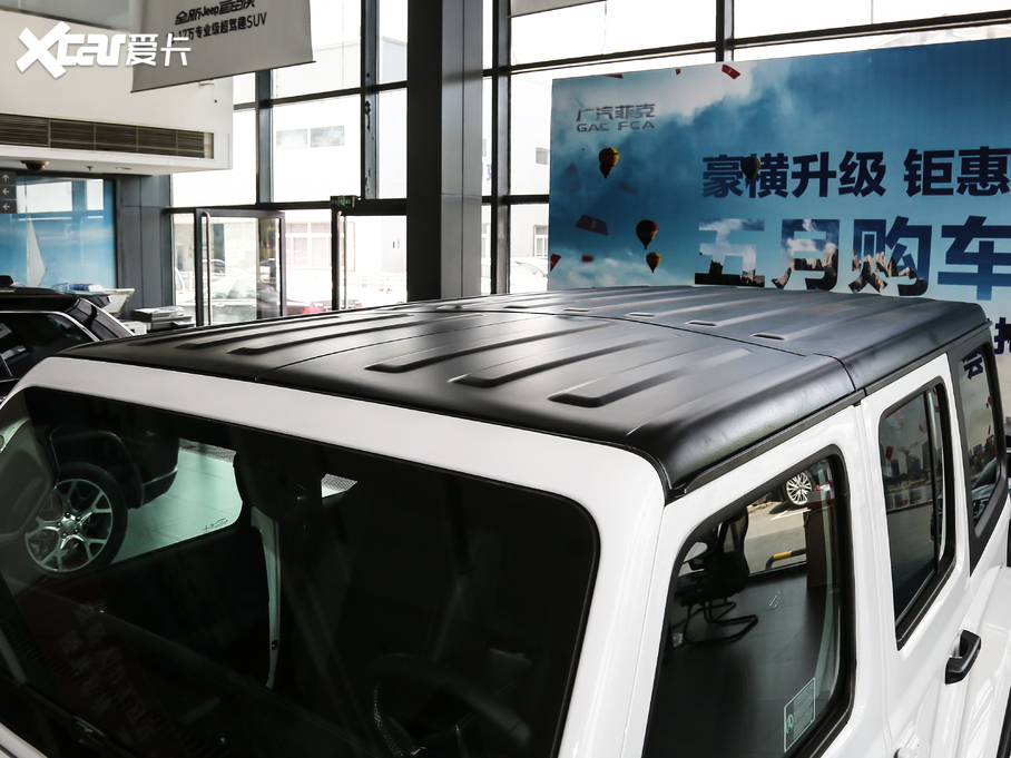 2019�����R�� 2.0T Sahara ���T�� ��VI