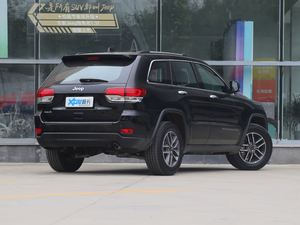 2020款3.0L 专业导航版 整体外观