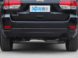 2020款3.0L 专业导航版 排气管