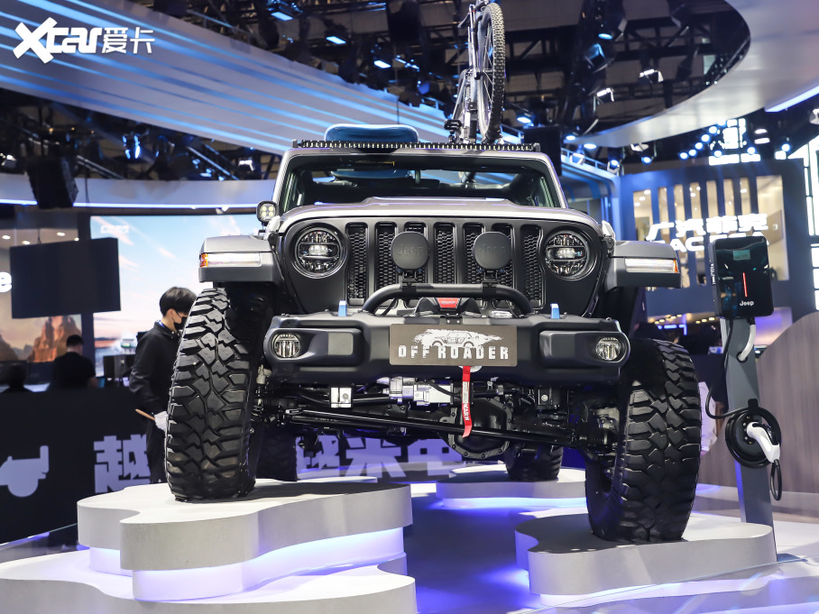 2021RԴ 4xe Off-Roader