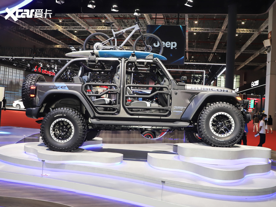 2021RԴ 4xe Off-Roader