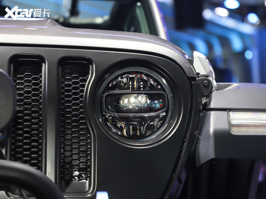 2021RԴ 4xe Off-Roader