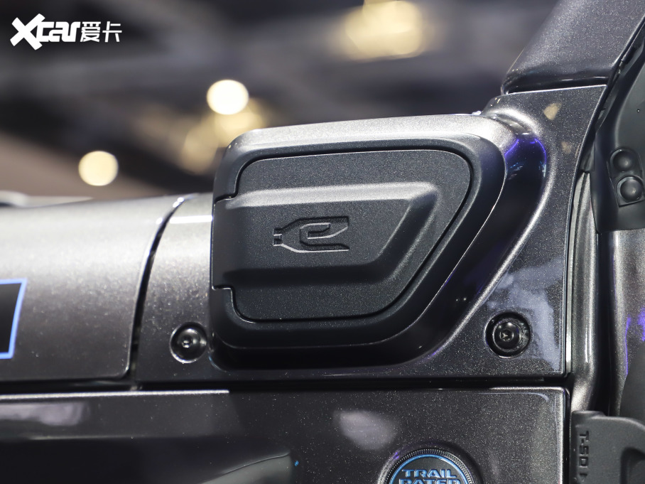 2021RԴ 4xe Off-Roader