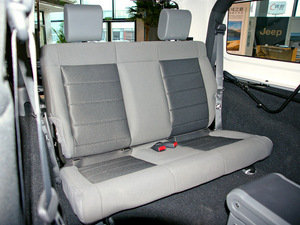 2010款3.8L 两门Rubicon 空间座椅