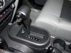 2010款3.8L 四门Sahara 换挡杆