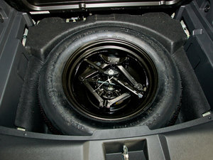 2010款2.4L 运动版 备胎