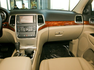 2011款3.6L 豪华导航版 中控区