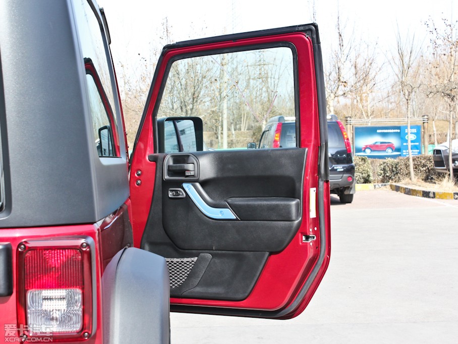 2012R 3.6L T Rubicon