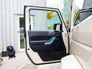 2012款3.6L 两门版 Sahara 驾驶位车门