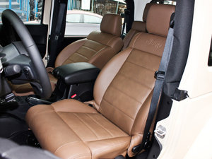 2012款3.6L 两门版 Sahara 主驾驶座椅