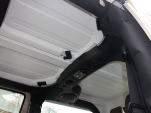 2012款3.6L 两门版 Sahara 空间座椅