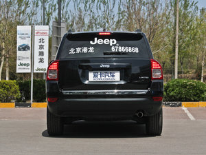 2012款2.4L 四驱豪华导航版 正后	