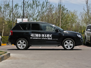2012款2.4L 四驱豪华导航版 整体外观