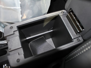 2012款2.4L 四驱豪华版 空间座椅