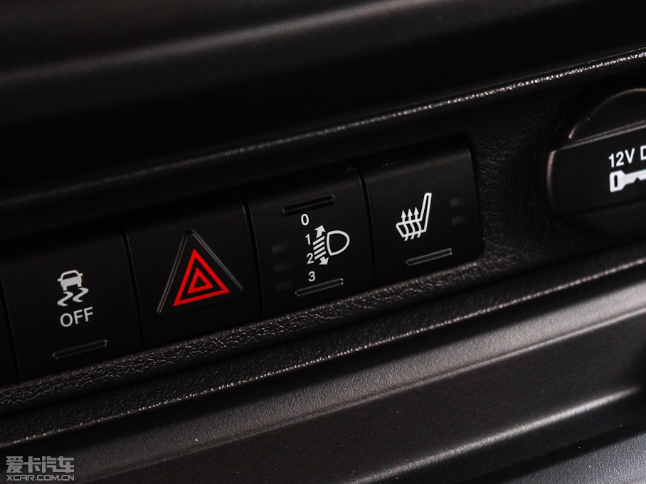 2013��ָ����(�M��) 2.4L ����źڌ�����