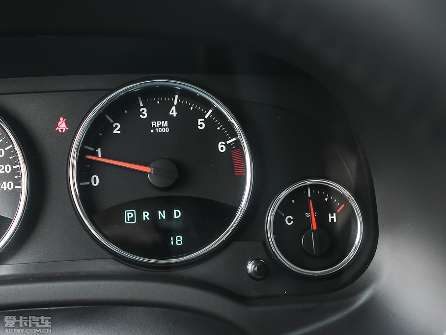 2013��ָ����(�M(j��n)��) 2.4L ���(q��)�źڌ�(d��o)����