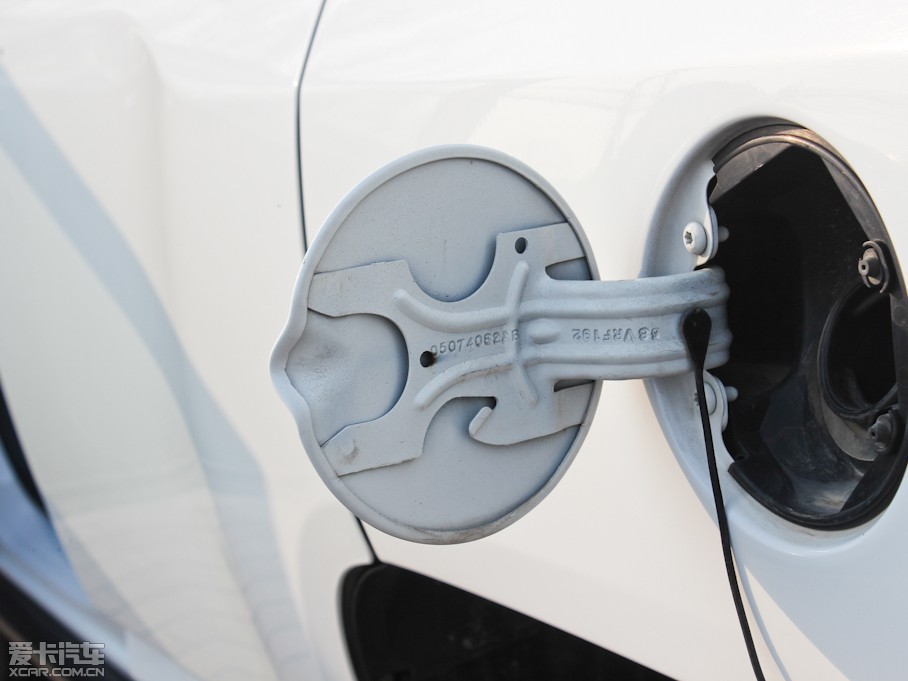 2013��ָ����(�M��) 2.0L ����\�Ӱ�