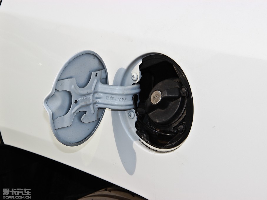 2013ָ(M) 2.0L źںA