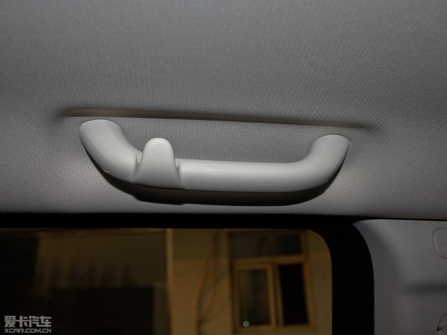 2013��ָ����(�M��) 2.0L ����źں��A��