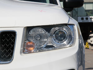2013款2.4L 四驱豪华版 大灯