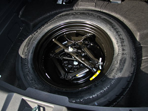 2013款2.4L 四驱豪华版 备胎