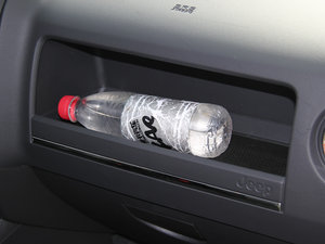 2013款2.4L 四驱运动版 空间座椅