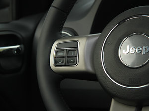 2013款2.4L 四驱运动版 中控区