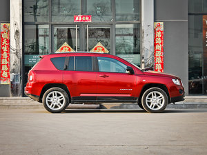 2013款2.0L 两驱豪华版 整体外观