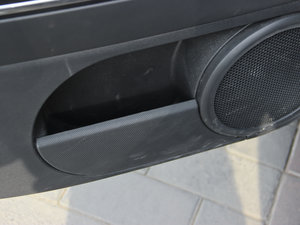 2013款2.0L 两驱炫黑豪华版 前门储物空间