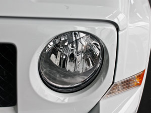 2013款2.4L 四驱炫黑运动版 细节外观