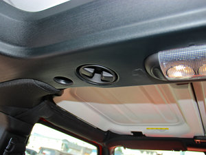 2013款3.6L 四门版 Sahara 空间座椅