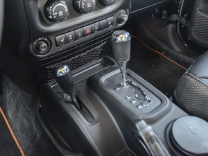2014款3.6L 龙腾典藏版 换挡杆
