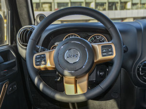 2014款3.6L 龙腾典藏版 方向盘