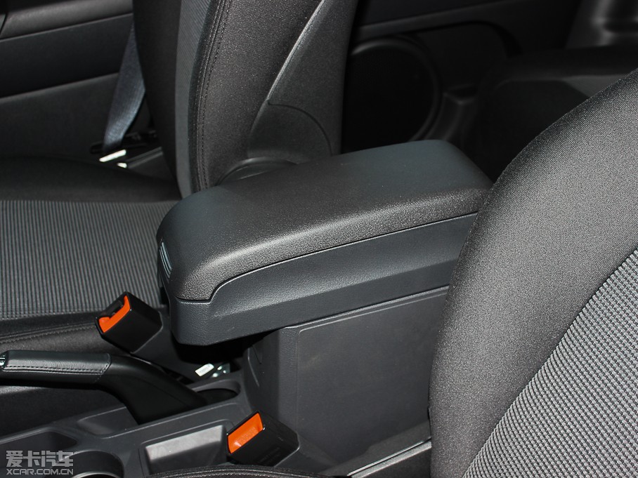 2014��ָ����(�M��) 2.0L ����\�Ӱ�