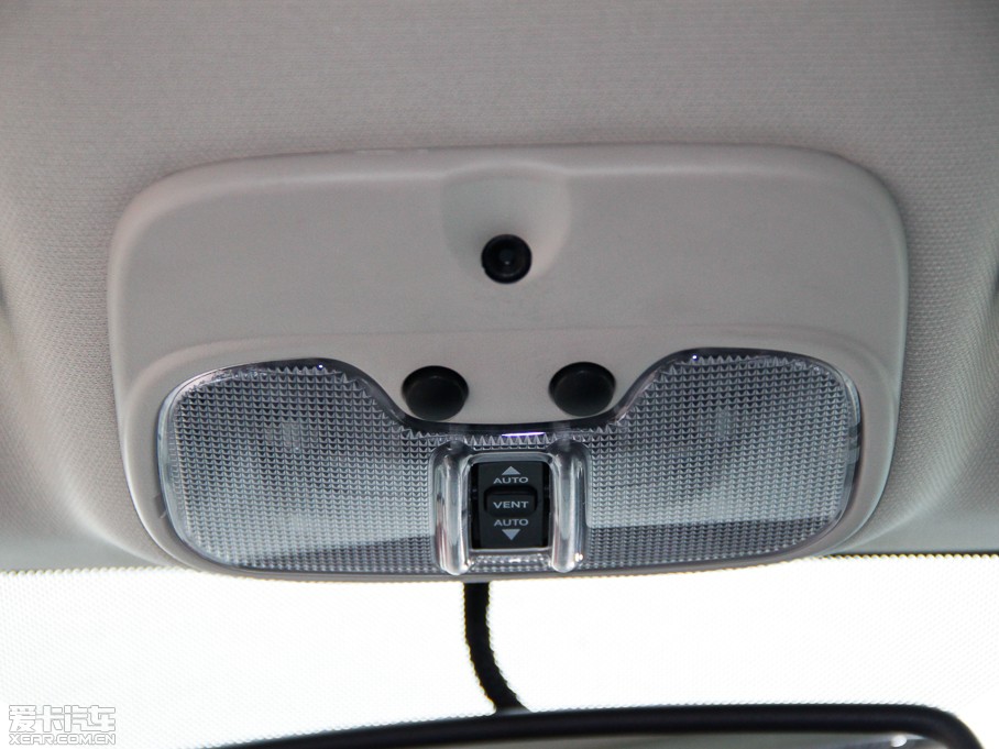 2014ָ(M) Ŀ 2.0L 򌾫Ӣ