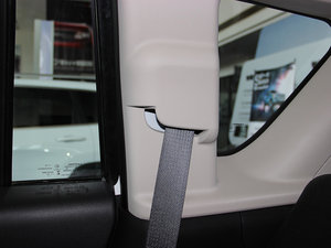 2014款改款 2.0L 两驱进取版 空间座椅