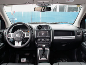 2014款改款 2.0L 两驱精英版 内饰全景