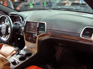 2014SRT8 6.4L п؅^(q)