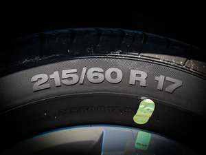 2014款2.0L 两驱运动版 轮胎尺寸
