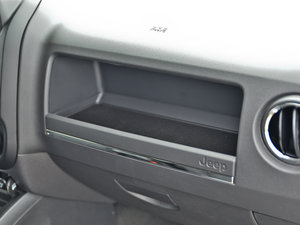 2014款2.4L 四驱运动版 空间座椅