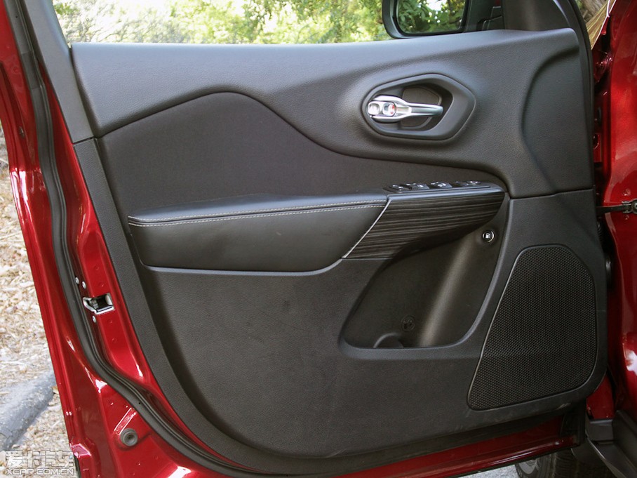 2014�����ɹ�(�M��) 2.4L ���а�